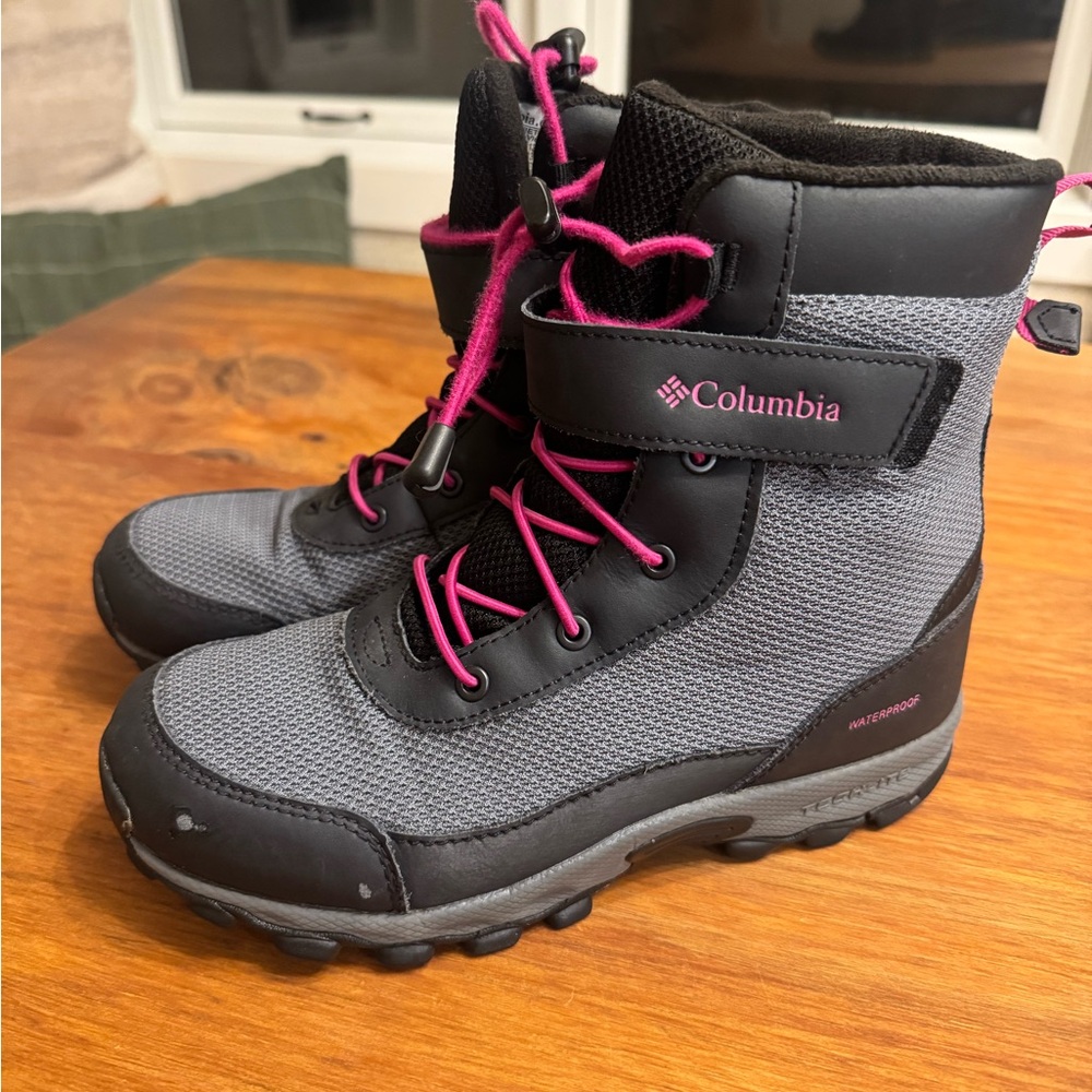 Columbia Kids' Gray and Pink Winter Boots